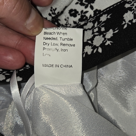 ***Two Toned Floral Skirt - Picture 3 of 4